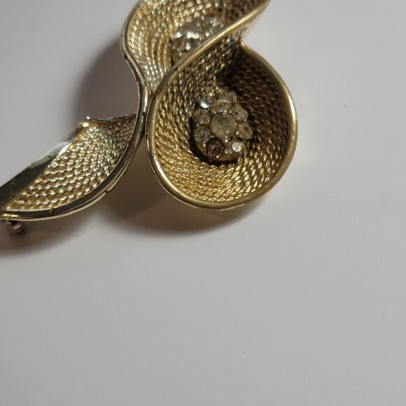 Modernistic Bow with Rhinestones Gold Plated over Rhodium Statement Brooch Unsig - Picture 6 of 7